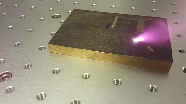 神繪激光打標機銅板上打標